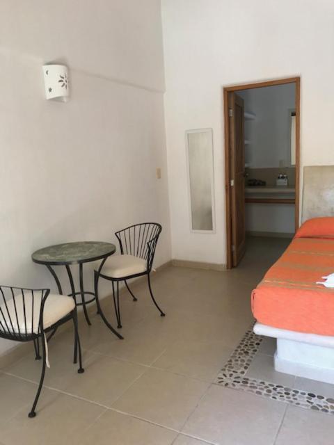 Hotel Naomi 2*